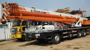 TELESCOPIC TRUCK CRANE / MOBILE CRANE
